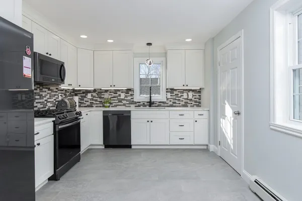 $579,900 | 17 Trues Parkway, Sandown, NH 03873