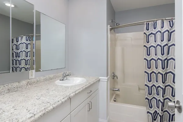 $579,900 | 17 Trues Parkway, Sandown, NH 03873