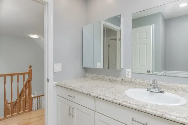 $579,900 | 17 Trues Parkway, Sandown, NH 03873