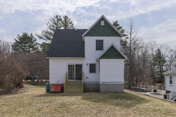 $579,900 | 17 Trues Parkway, Sandown, NH 03873