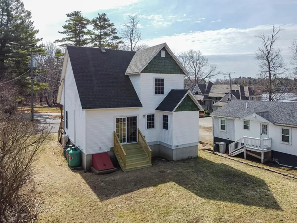 $579,900 | 17 Trues Parkway, Sandown, NH 03873