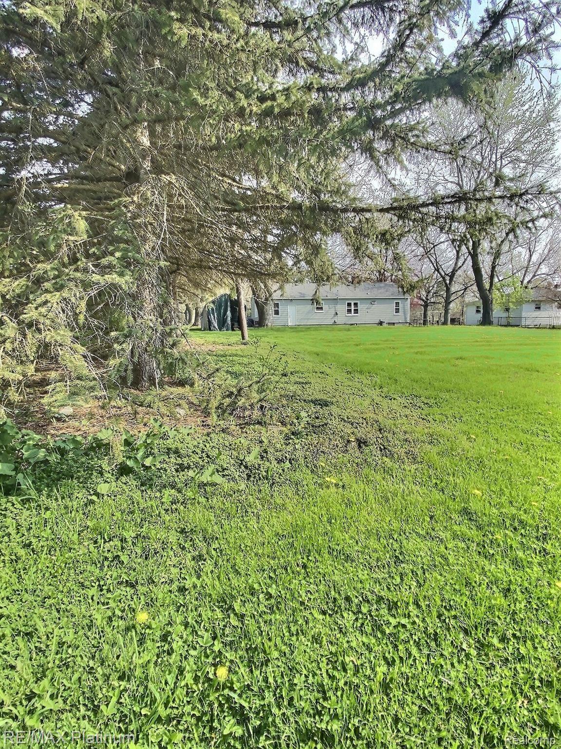 3625 Davison Road Lapeer, MI 48446 - Photo 22 of 25 IMG_2915.JPG