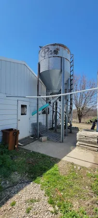 $1,500,000 | 5255 North 550 West, Pennville, IN 47369