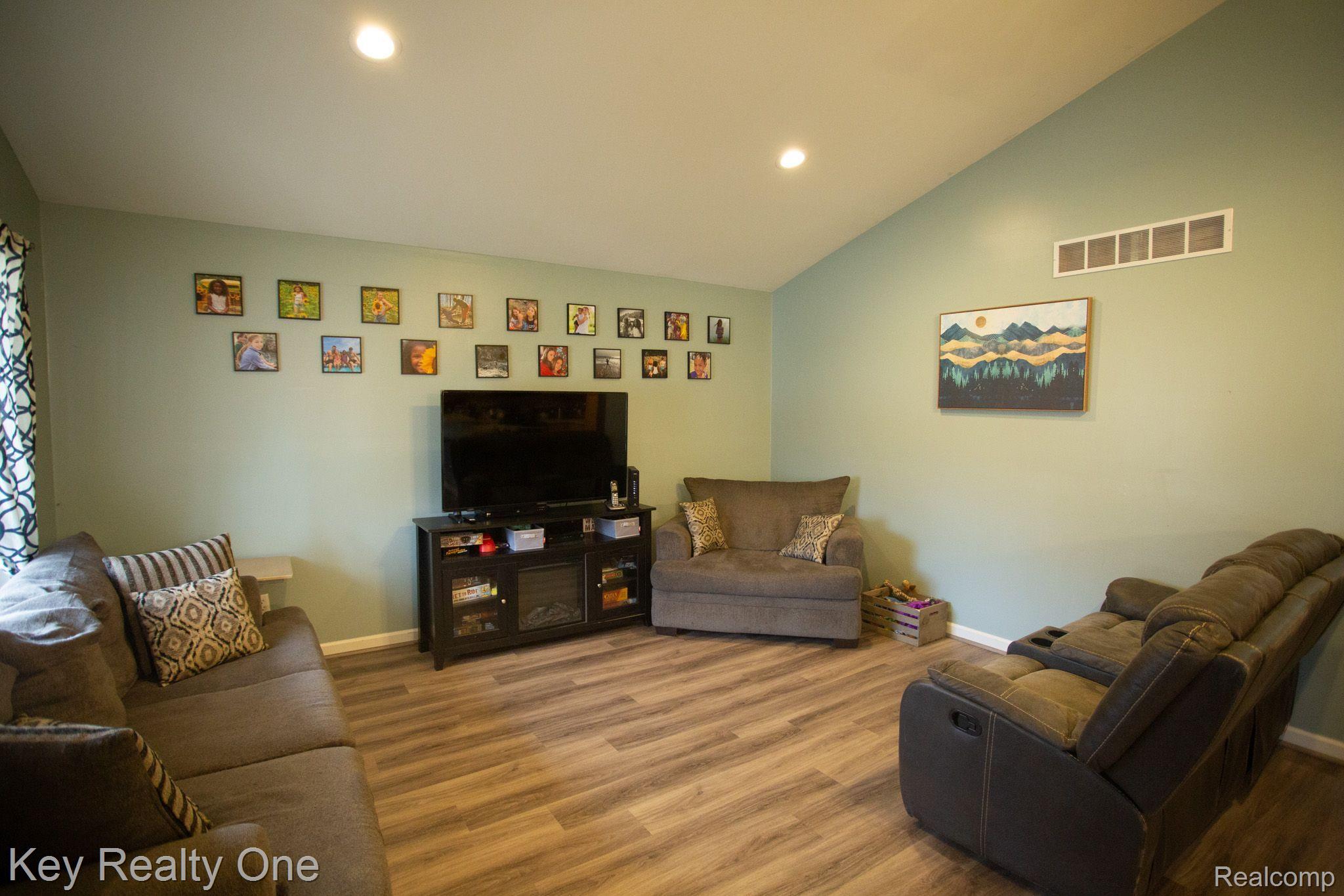 512 Holmes Road Ypsilanti, MI 48198 - Photo 6 of 24 Gallery Image 6
