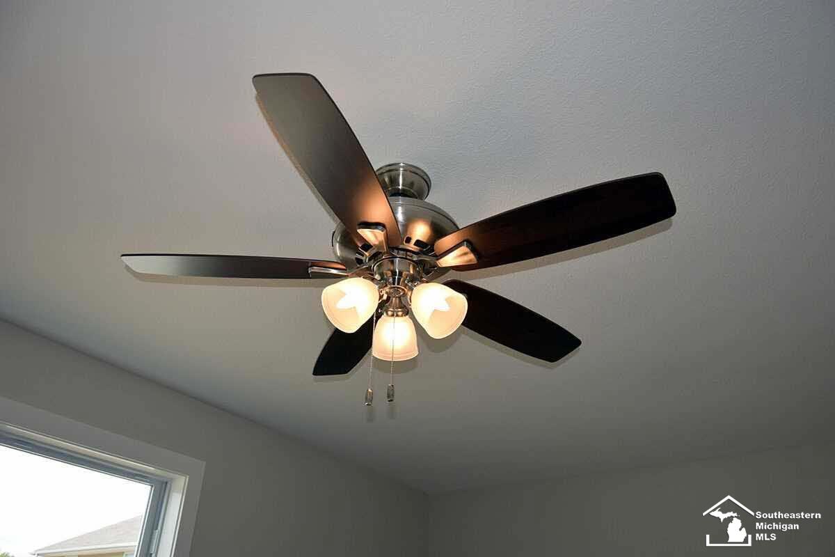 110 Raisin Circle Dundee, MI 48131 - Photo 3 of 25 20443340-2.JPG