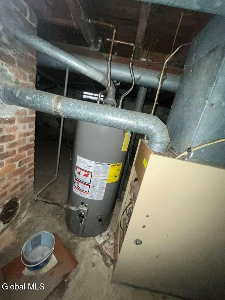 104 Odell Street Schenectady, NY 12304 - Photo 24 of 26 PHOTO-2025-12-14-10-41-58 2