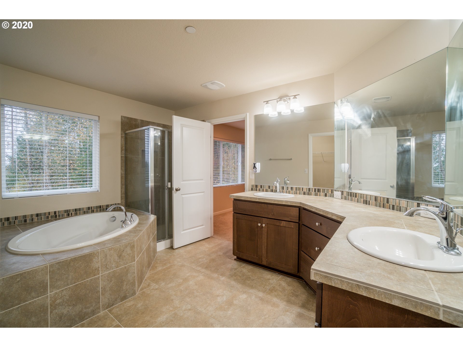 16964 Southeast Rhododendron Street Happy Valley, OR 97086 - Photo 16 of 29 Gallery Image 16