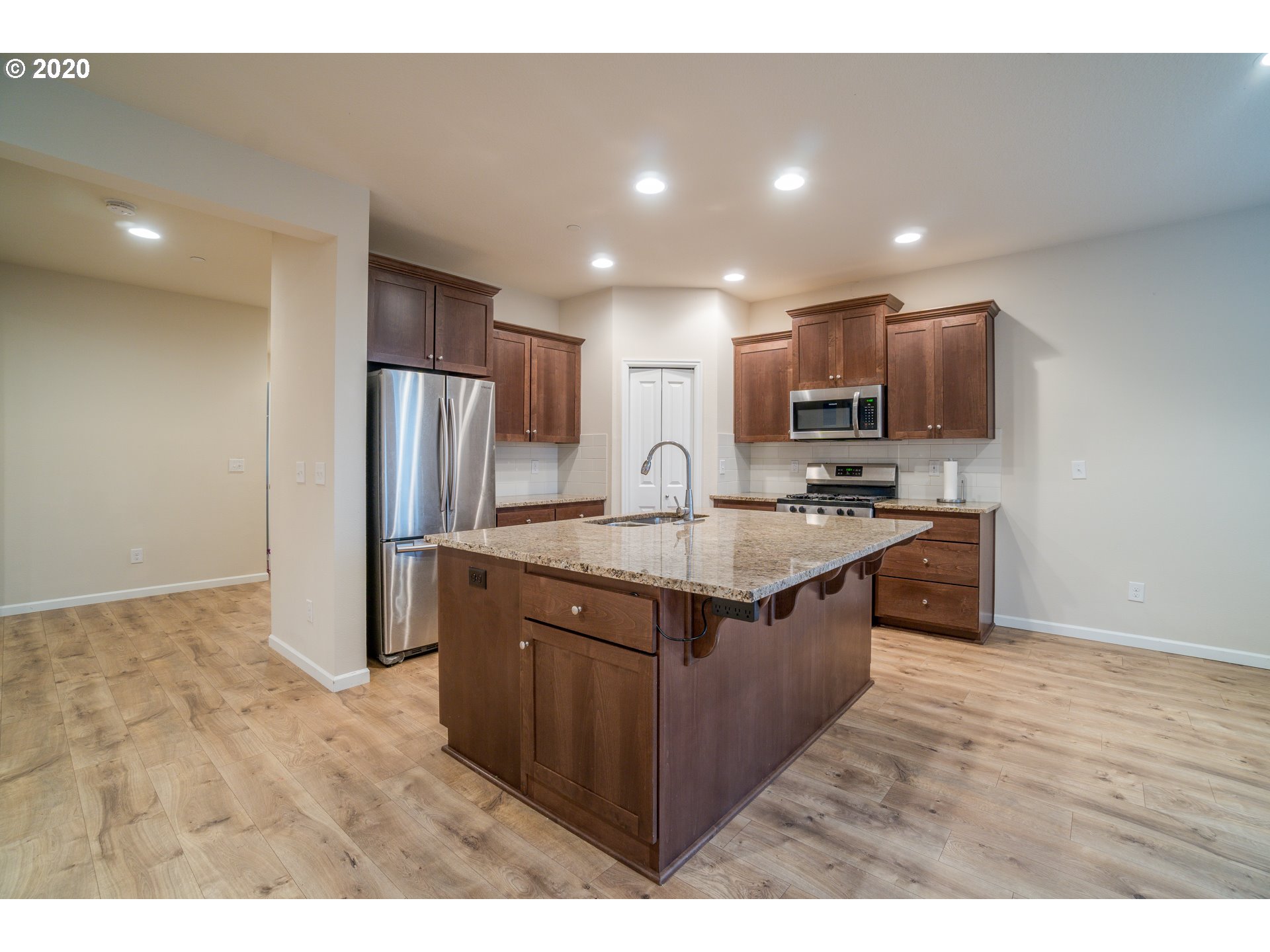 16964 Southeast Rhododendron Street Happy Valley, OR 97086 - Photo 10 of 29 Gallery Image 10
