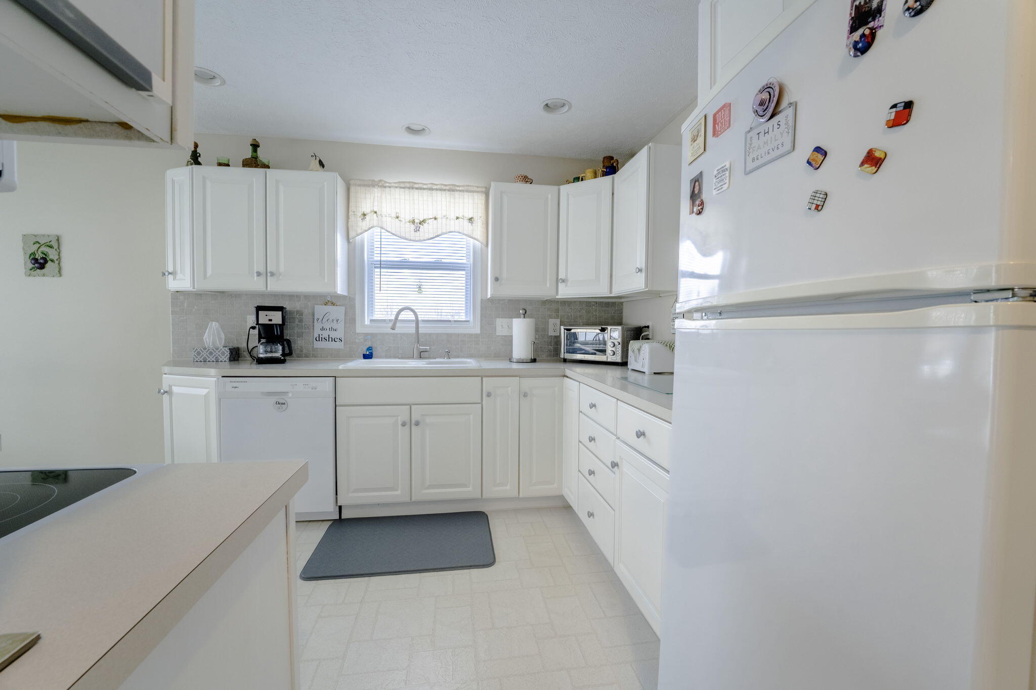 1388 East Point Ridge Holland, MI 49423 - Photo 14 of 23 25-web-or-mls-interior-12