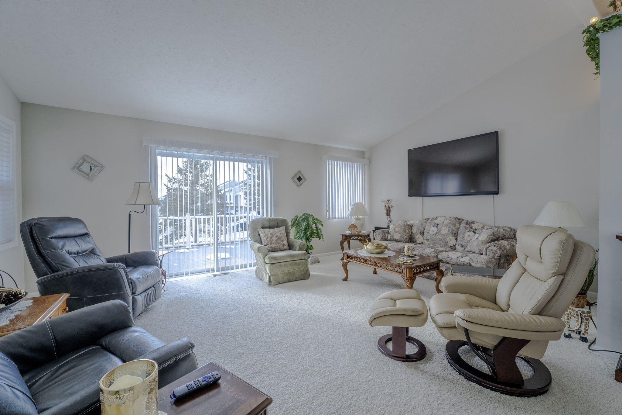 1388 East Point Ridge Holland, MI 49423 - Photo 6 of 23 32-web-or-mls-interior-5