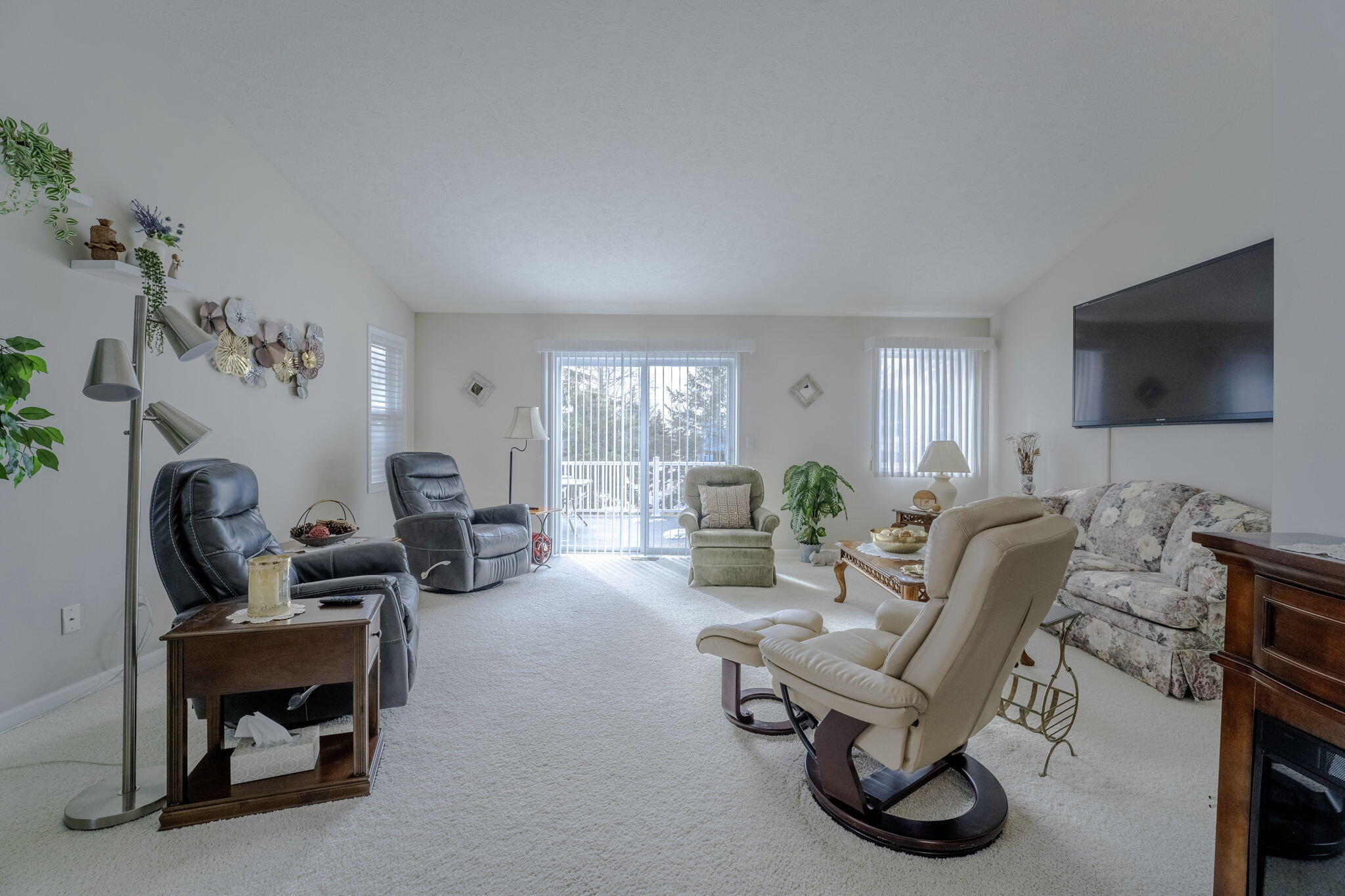 1388 East Point Ridge Holland, MI 49423 - Photo 7 of 23 33-web-or-mls-interior-4
