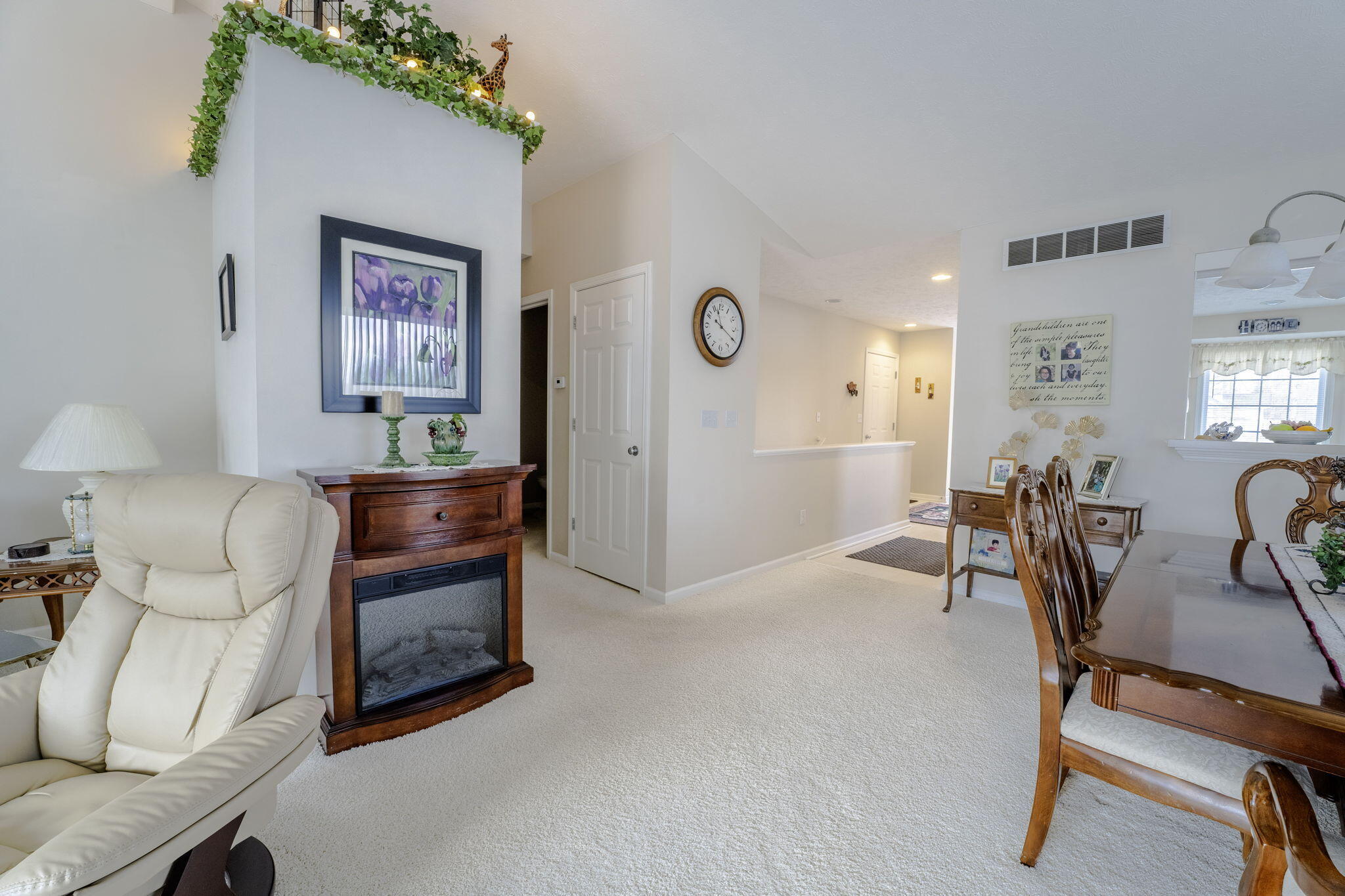 1388 East Point Ridge Holland, MI 49423 - Photo 9 of 23 28-web-or-mls-interior-9