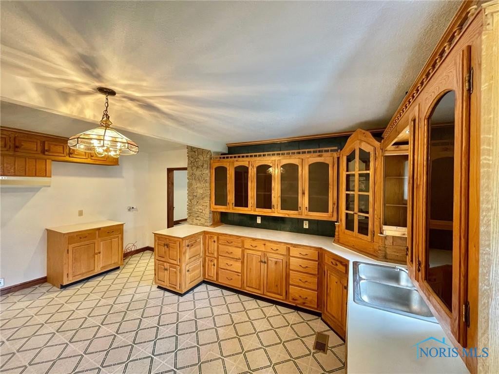 5434 Ruth Avenue Toledo, OH 43613 - Photo 9 of 19 Gallery Image 9