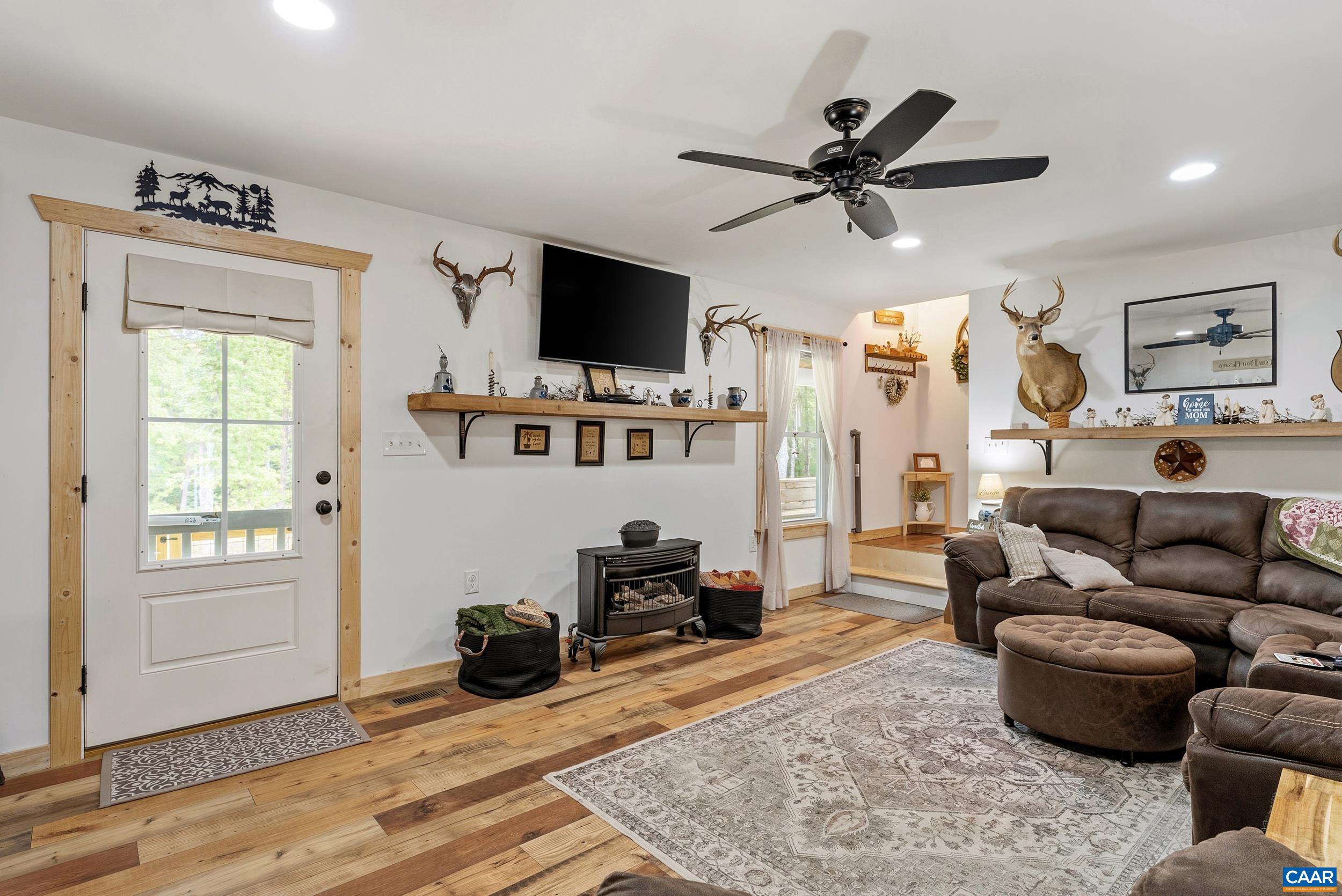 1426 Firehouse Road Howardsville, VA 24562 - Photo 7 of 62 Gallery Image 7
