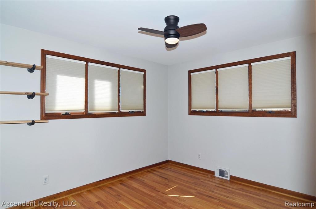 111 South Helen Avenue Rochester, MI 48307 - Photo 11 of 28