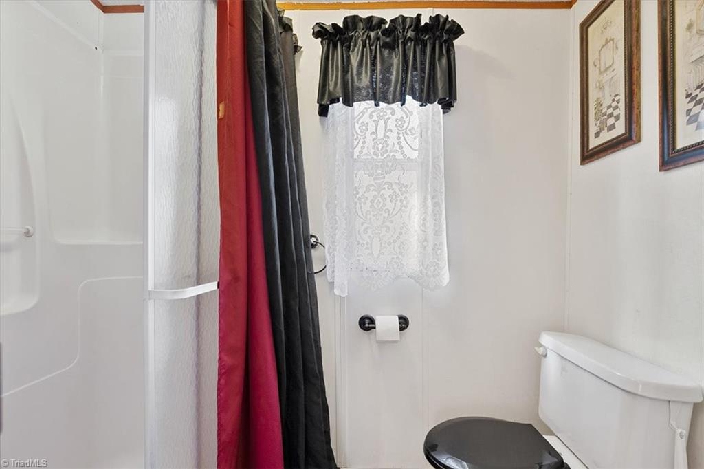 145 Aspen Road Reidsville, NC 27320 - Photo 18 of 29 Gallery Image 18