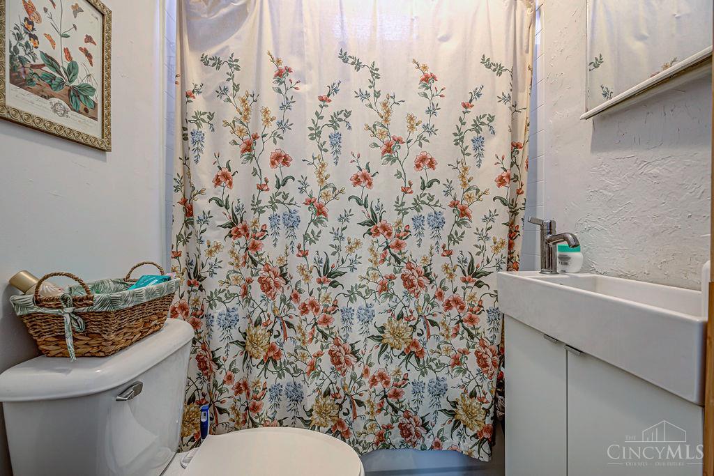 6101 Contreras Road Oxford, OH 45056 - Photo 8 of 33