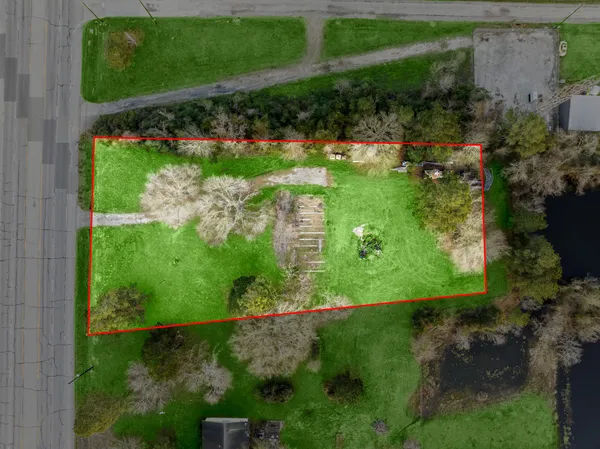 an aerial view of a yard