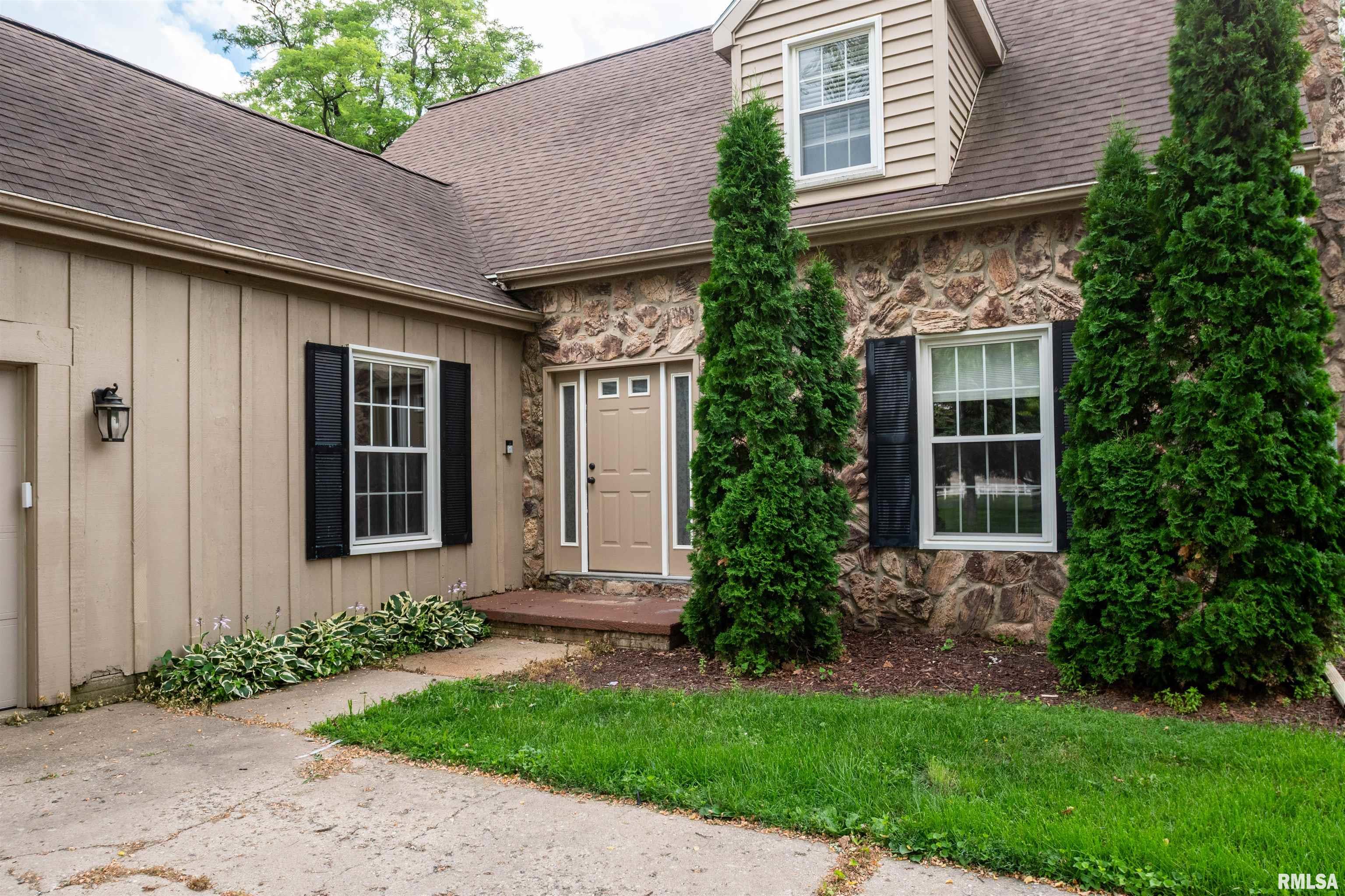 6729 North Mount Hawley Road Peoria, IL 61614 - Photo 4 of 44 Gallery Image 4