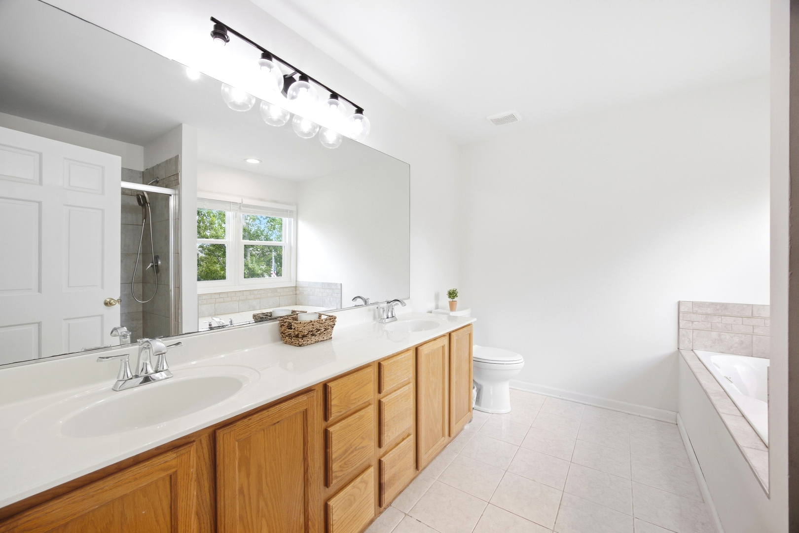 452 Spring Ridge Drive Crystal Lake, IL 60012 - Photo 37 of 58 Gallery Image 37