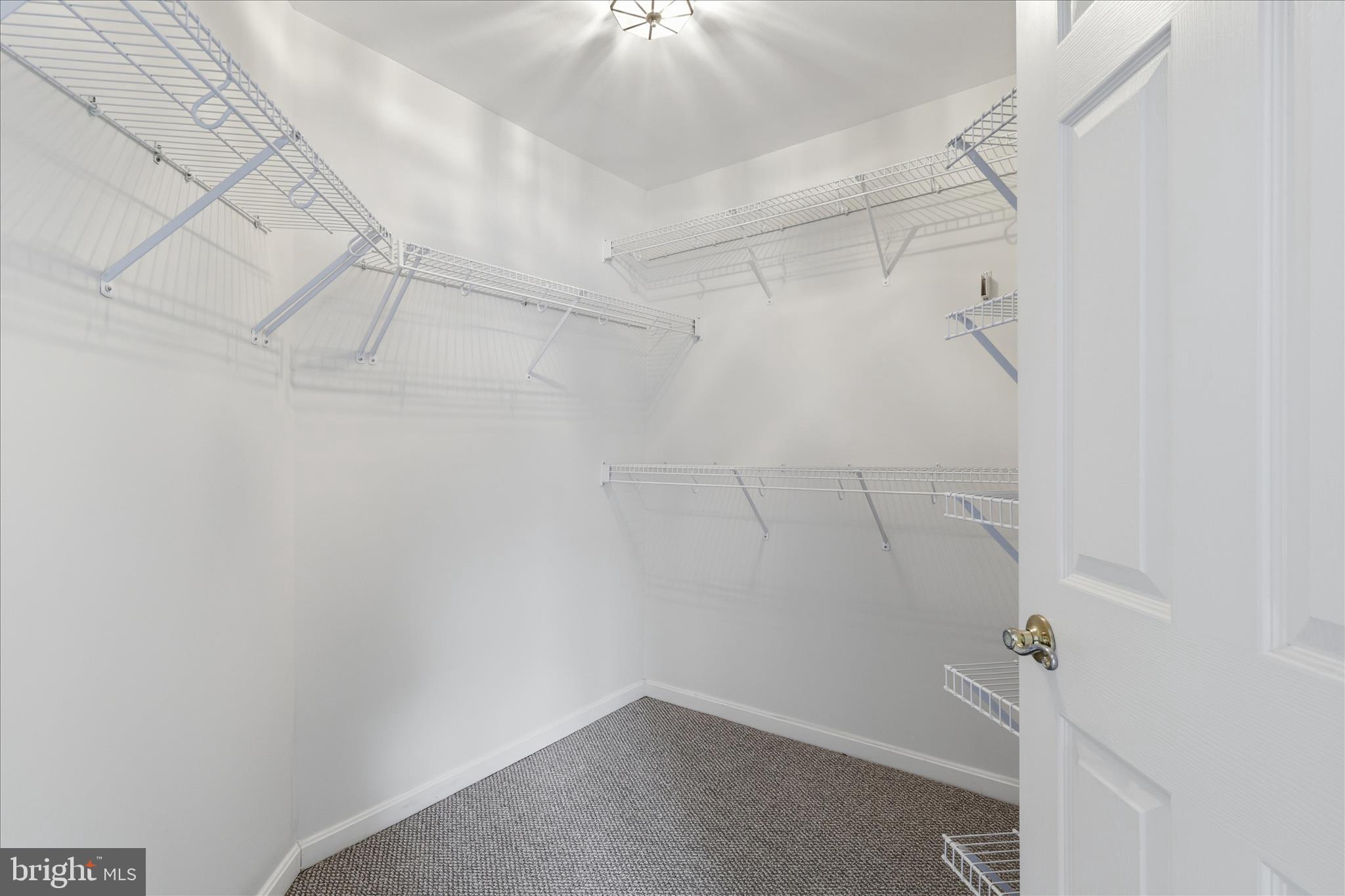 2682 Logan Wood Drive Herndon, VA 20171 - Photo 13 of 32