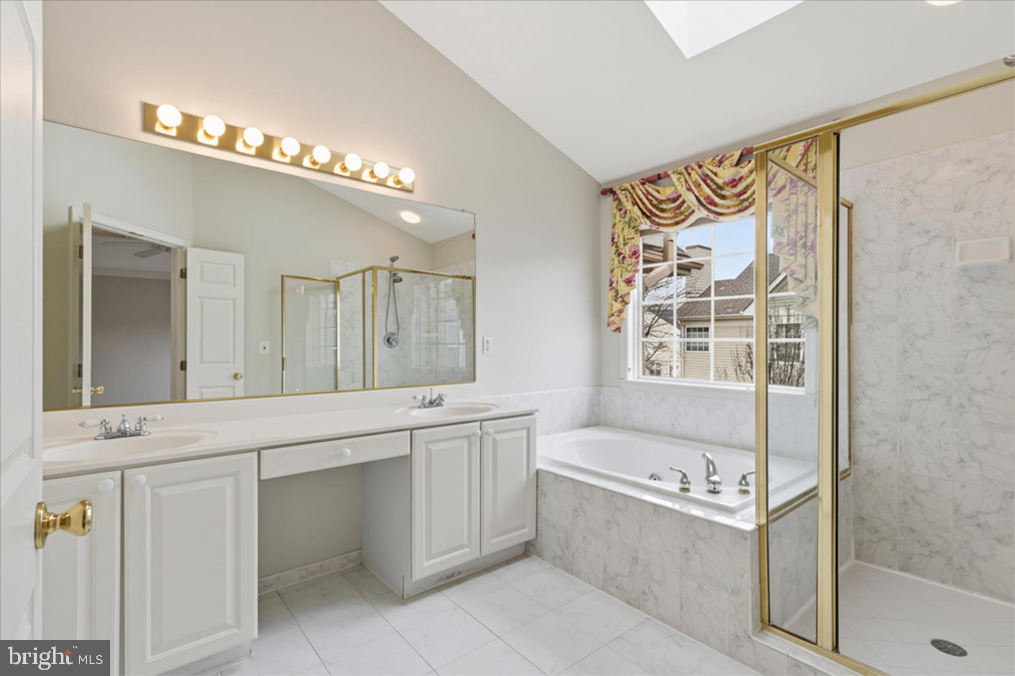 2682 Logan Wood Drive Herndon, VA 20171 - Photo 14 of 32