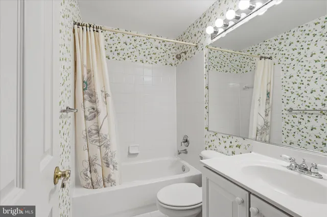 $3,400 | 2682 Logan Wood Drive, Herndon, VA 20171