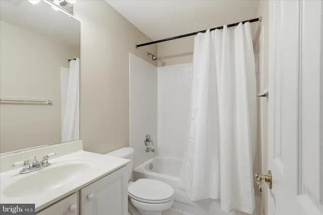 $3,400 | 2682 Logan Wood Drive, Herndon, VA 20171