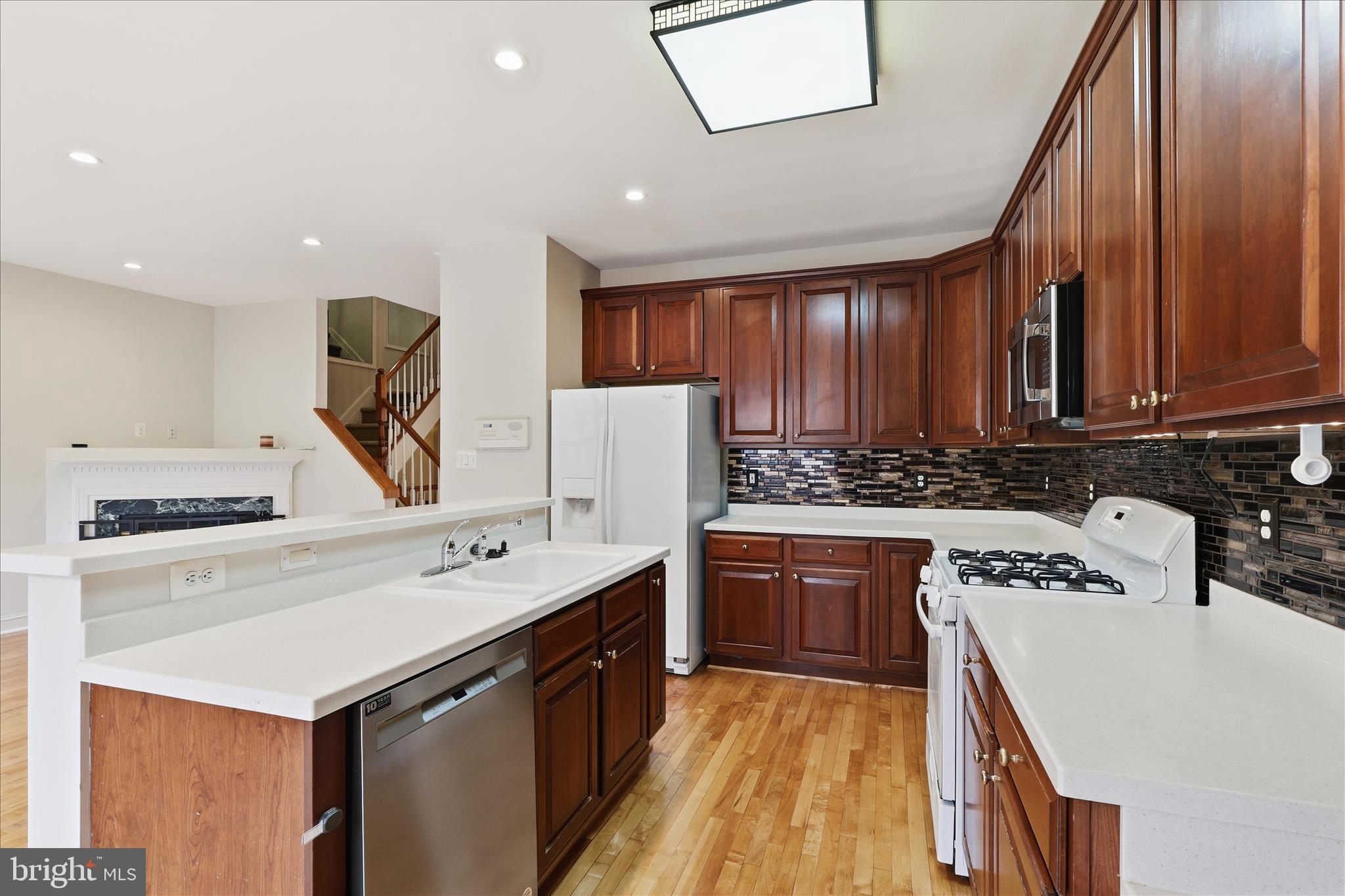 2682 Logan Wood Drive Herndon, VA 20171 - Photo 7 of 32