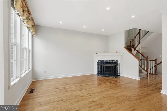 $3,400 | 2682 Logan Wood Drive, Herndon, VA 20171