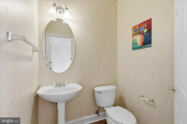 $3,400 | 2682 Logan Wood Drive, Herndon, VA 20171