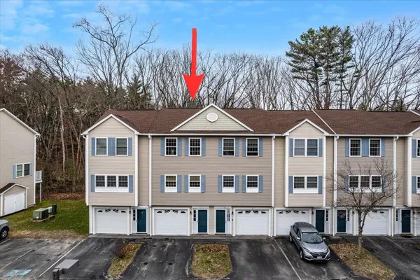 $359,900 | 1029 South Mammoth Road, Unit 17, Manchester, NH 03109