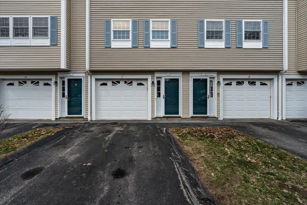 $359,900 | 1029 South Mammoth Road, Unit 17, Manchester, NH 03109