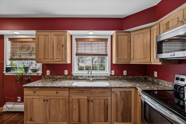 $359,900 | 1029 South Mammoth Road, Unit 17, Manchester, NH 03109