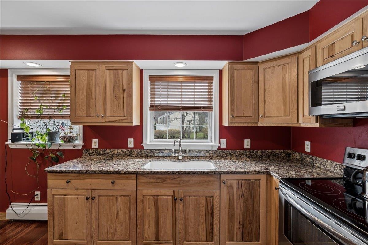 1029 South Mammoth Road, Unit 17 Manchester, NH 03109 - Photo 5 of 34