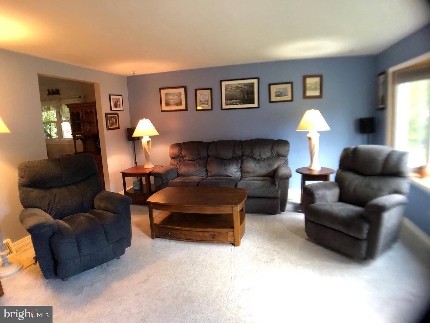 504 Sicklerville Road Williamstown, NJ 08094 - Photo 5 of 39 Living Room