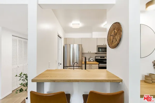 $3,695 | 5625 Green Valley Circle, Unit 208, Culver City, CA 90230