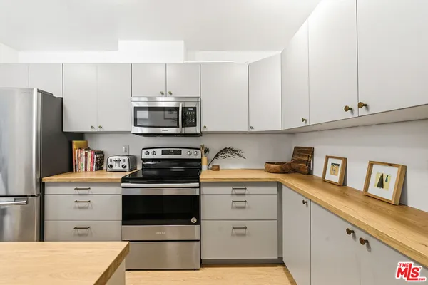 $3,695 | 5625 Green Valley Circle, Unit 208, Culver City, CA 90230