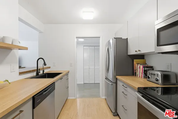 $3,695 | 5625 Green Valley Circle, Unit 208, Culver City, CA 90230