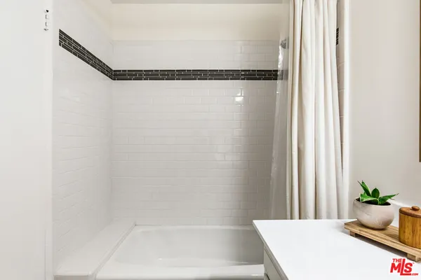 $3,695 | 5625 Green Valley Circle, Unit 208, Culver City, CA 90230