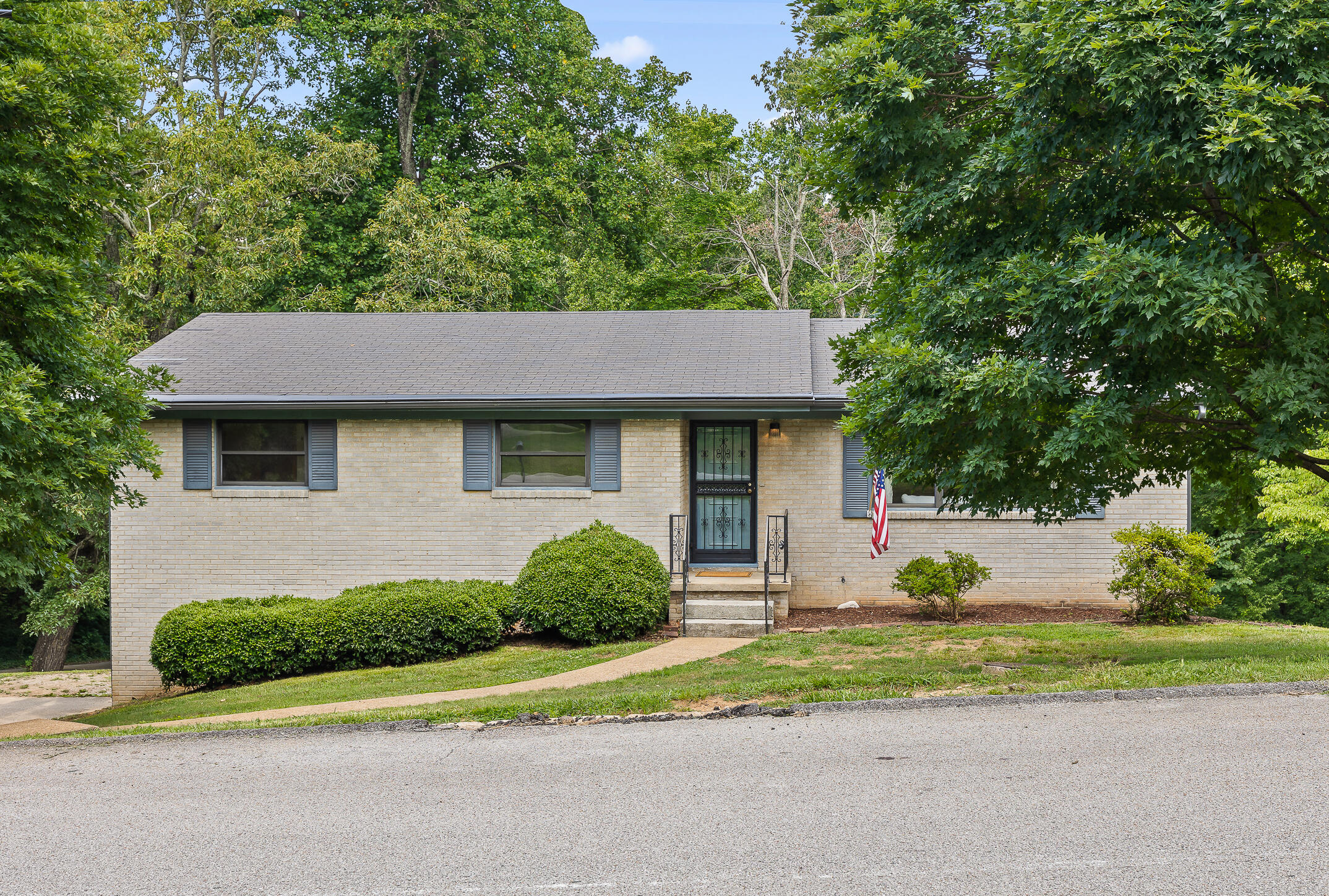 517 Randall Street Hixson, TN 37343 - Photo 1 of 40 Randall-1