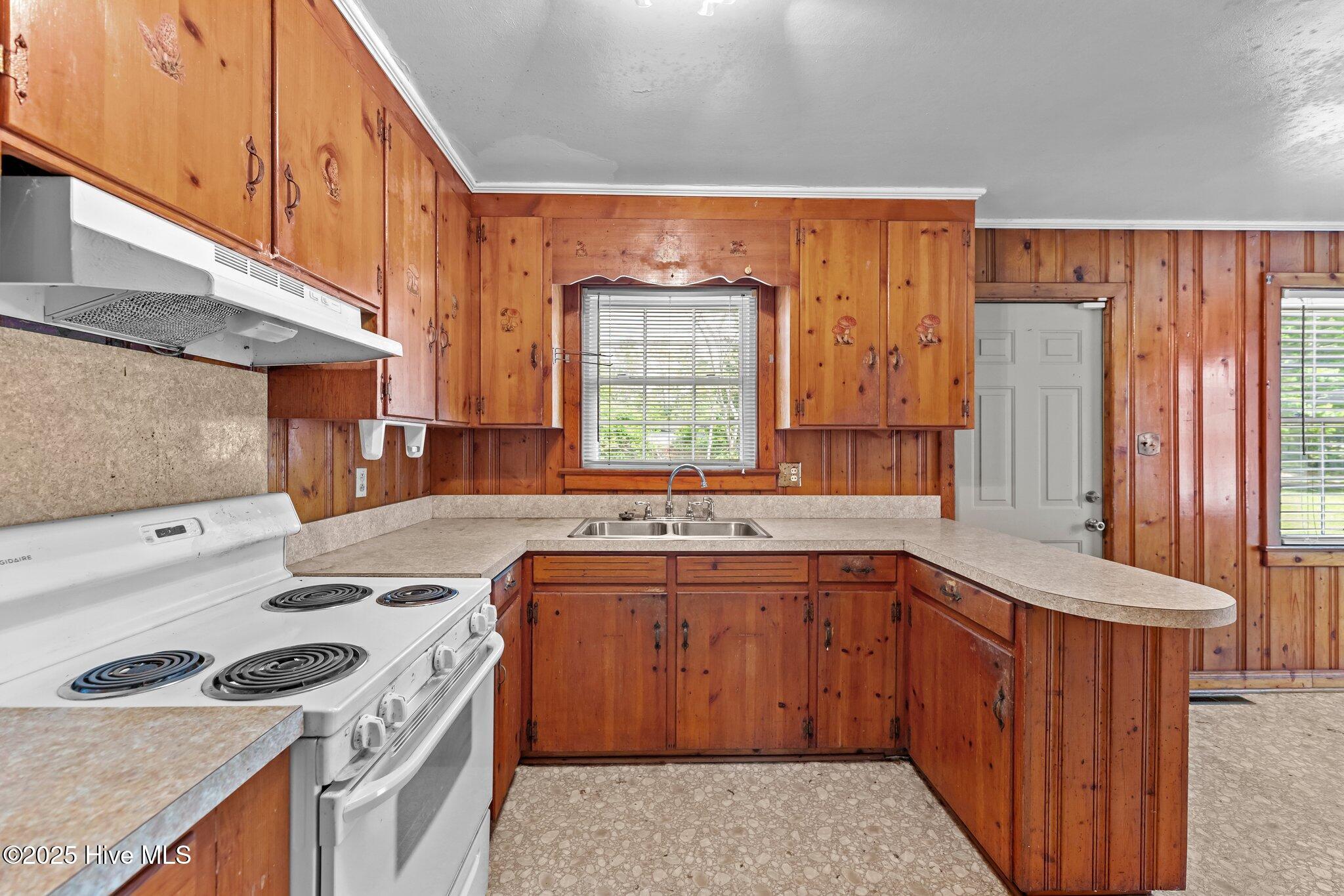 206 Pierce Road Kinston, NC 28501 - Photo 8 of 50 Kitchen
