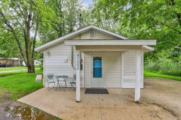 $225,000 | 47202 North Sunset Circle, Bloomingdale, MI 49026