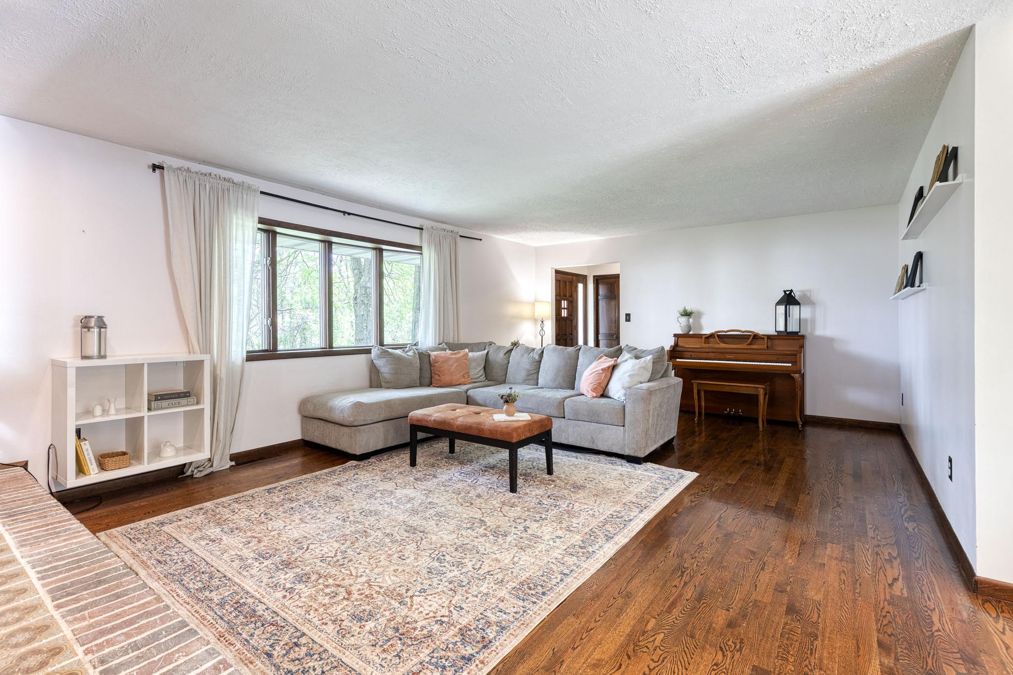 1608 Weyburn Road Baltimore, MD 21237 - Photo 12 of 47 Living Room