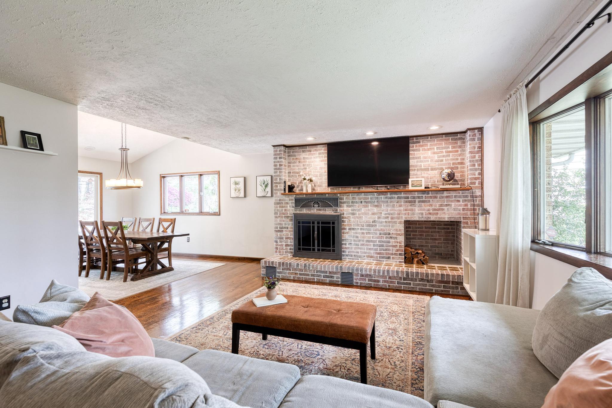 1608 Weyburn Road Baltimore, MD 21237 - Photo 2 of 47 Living Room