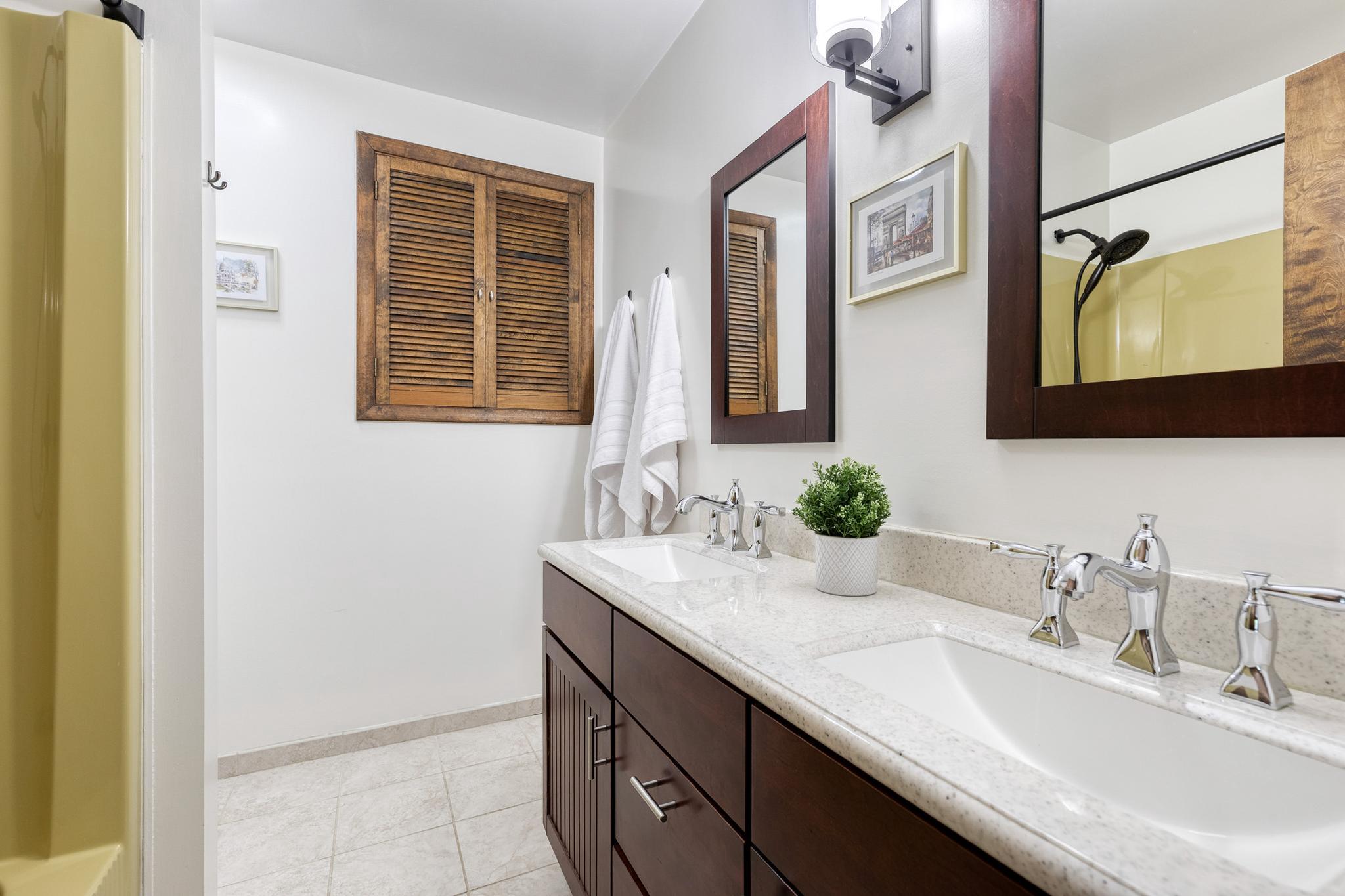 1608 Weyburn Road Baltimore, MD 21237 - Photo 31 of 47 Hall Full Bath