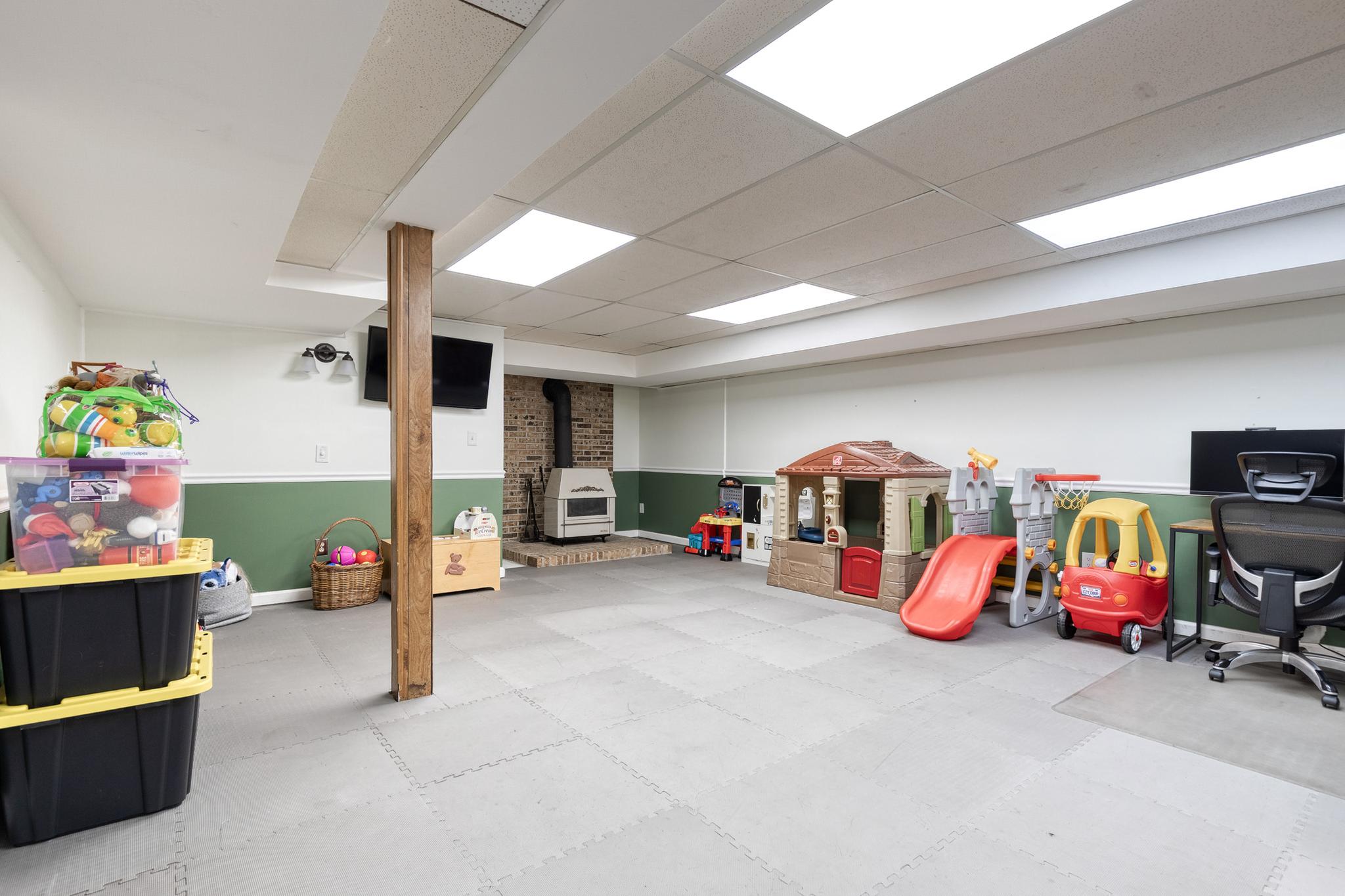 1608 Weyburn Road Baltimore, MD 21237 - Photo 36 of 47 Four levels provides significant living space!