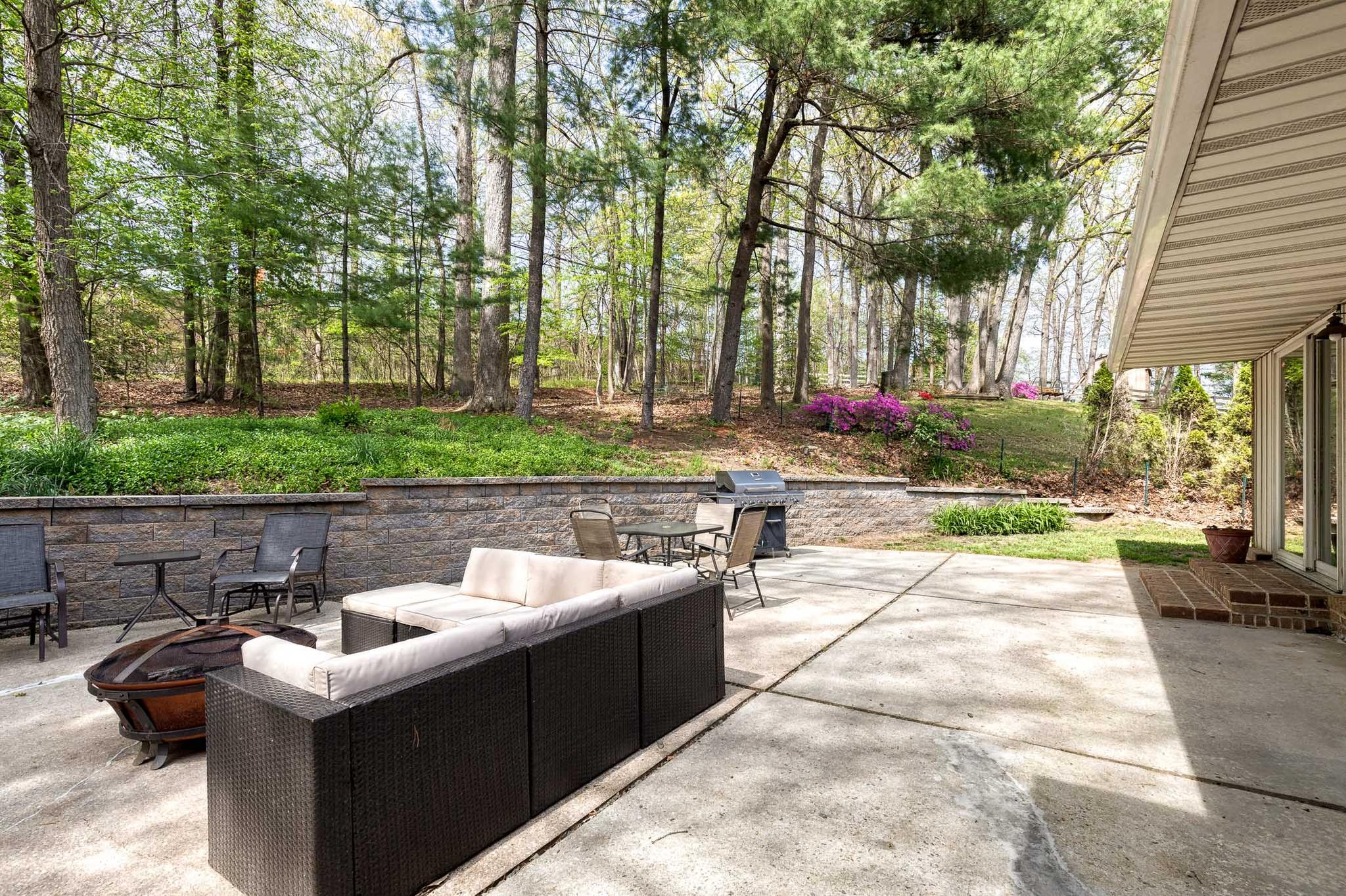1608 Weyburn Road Baltimore, MD 21237 - Photo 5 of 47 Home backs to woods with large patio and play area