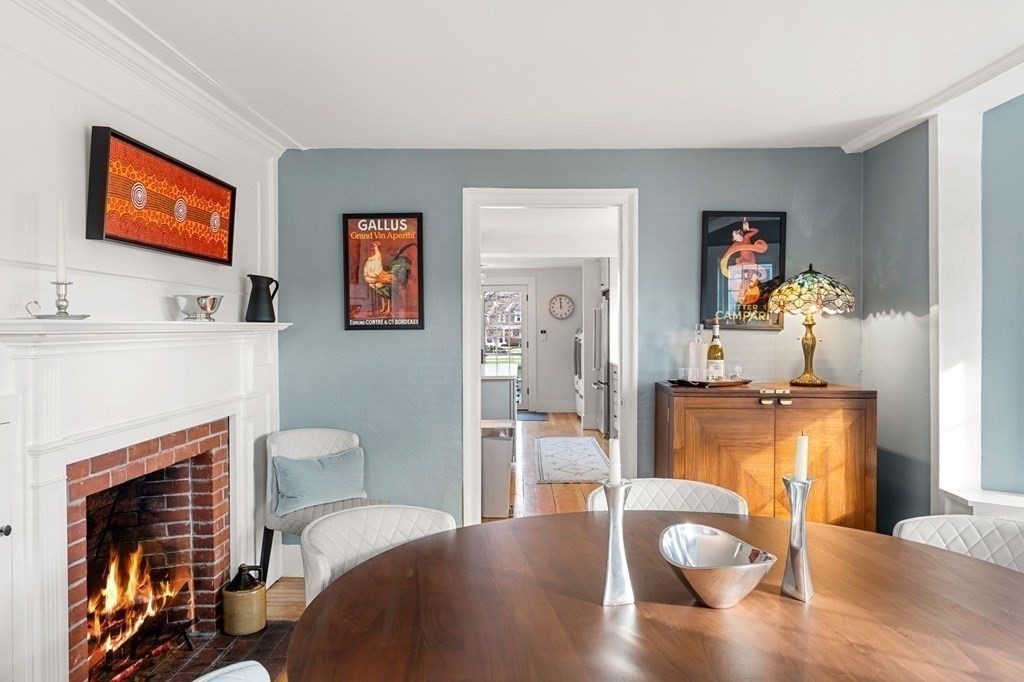 161 High Road Newbury, MA 01951 - Photo 13 of 39 a living room with furniture and a fireplace
