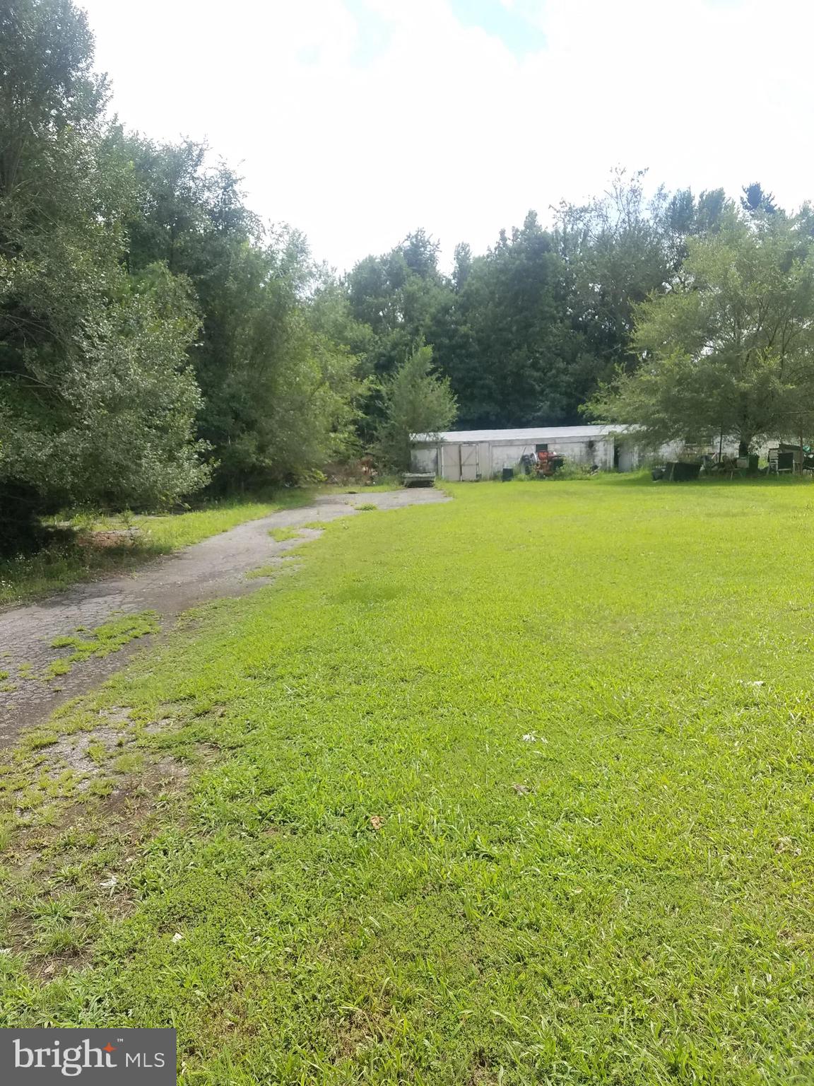2996 Old County Road Newark, DE 19702 - Photo 2 of 16 Exterior Rear - Large Outbuilding